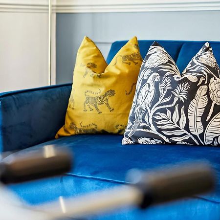 Long Term And Summer Special Offer! 5-Bedroom Spacious, Stunning Design, Sociable Areas & Cosy House Near South Downs Park, Sleeps 11 With Games Room, Private Parking And Garden- By Blue Puffin Stays Waterlooville Εξωτερικό φωτογραφία