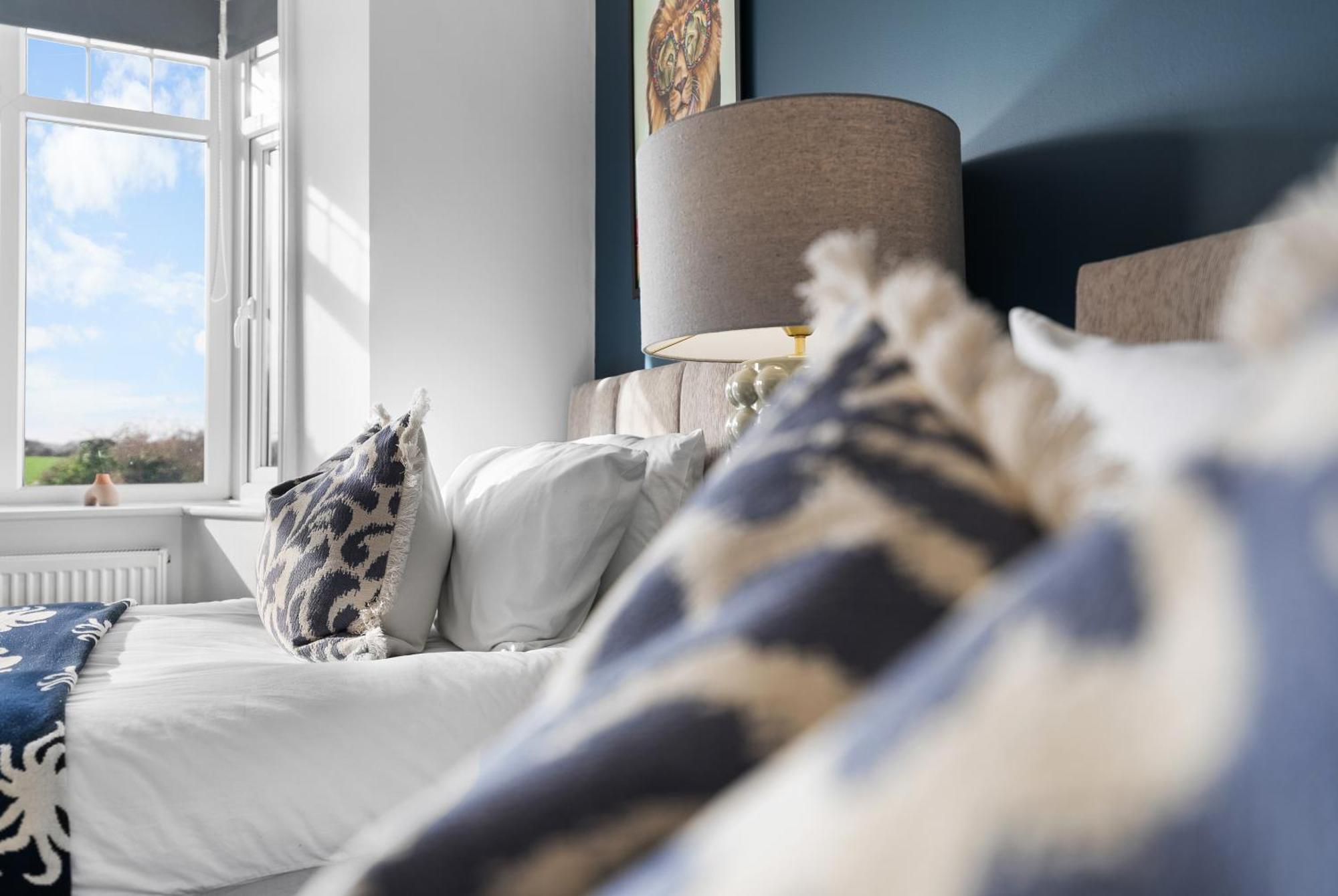 Long Term And Summer Special Offer! 5-Bedroom Spacious, Stunning Design, Sociable Areas & Cosy House Near South Downs Park, Sleeps 11 With Games Room, Private Parking And Garden- By Blue Puffin Stays Waterlooville Εξωτερικό φωτογραφία