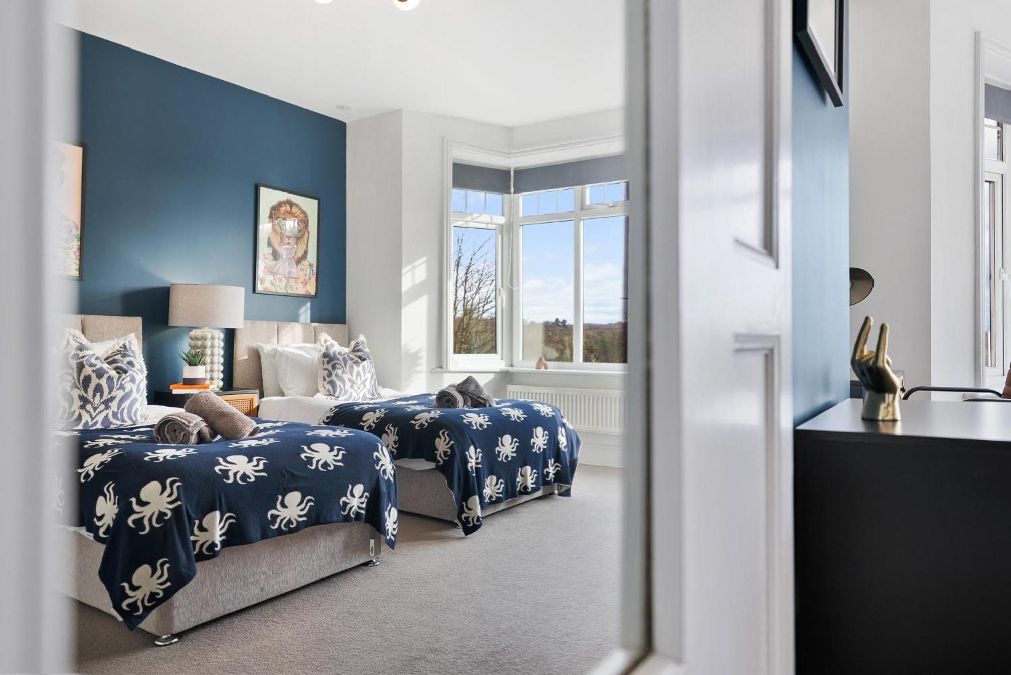 Long Term And Summer Special Offer! 5-Bedroom Spacious, Stunning Design, Sociable Areas & Cosy House Near South Downs Park, Sleeps 11 With Games Room, Private Parking And Garden- By Blue Puffin Stays Waterlooville Εξωτερικό φωτογραφία