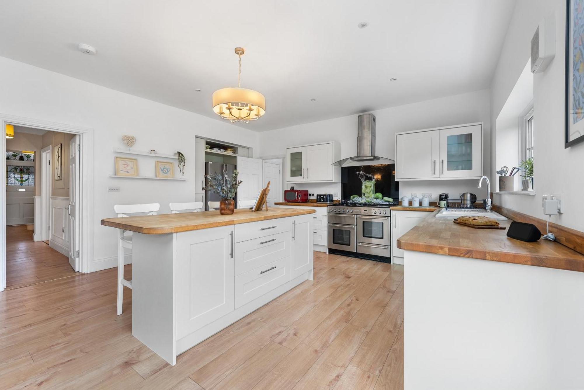 Long Term And Summer Special Offer! 5-Bedroom Spacious, Stunning Design, Sociable Areas & Cosy House Near South Downs Park, Sleeps 11 With Games Room, Private Parking And Garden- By Blue Puffin Stays Waterlooville Εξωτερικό φωτογραφία